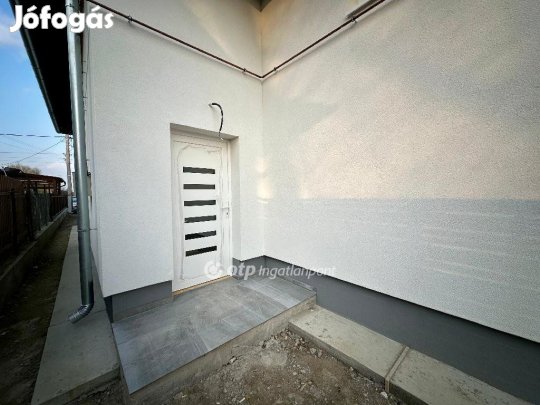 Tököli eladó 66 nm-es lakás