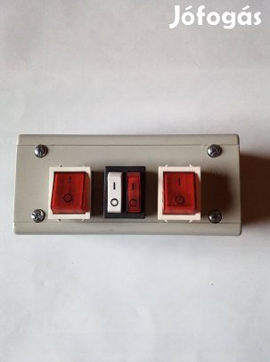 Tokozott világítós kapcsoló. 250 V 16 A. Új.