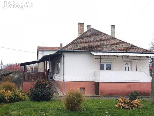 Tolcsvai 98 nm-es ház eladó