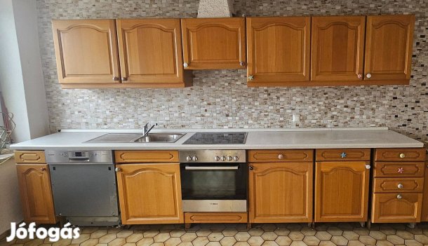 Tölgy frontos konyhabútor , sütő , konyha szekrény 3,7 m. bútor
