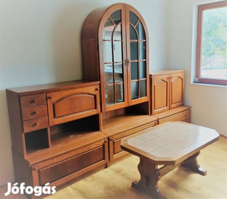 Tölgy színű nappali szekrénysor, dohányzó asztallal eladó