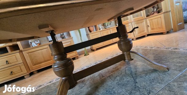 Tölgyfa dohányzóasztal eladó Hajdúnánáson!