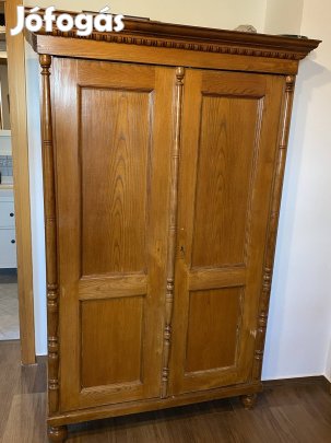 Tölgyfa szekrény