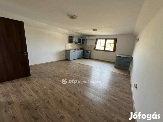 Tolnai 162 nm-es ház eladó