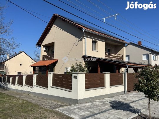 Tolnai 195 nm-es ház eladó