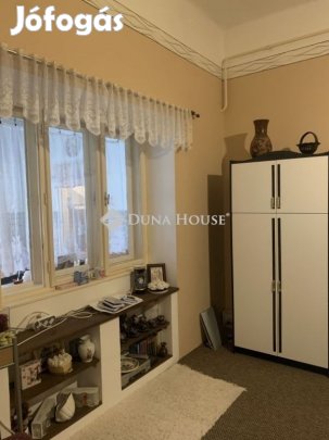 Tolnai 47 nm-es lakás eladó