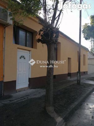 Tolnai eladó 60 nm-es lakás