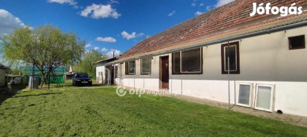 Tolnanémedii eladó 75 nm-es ház