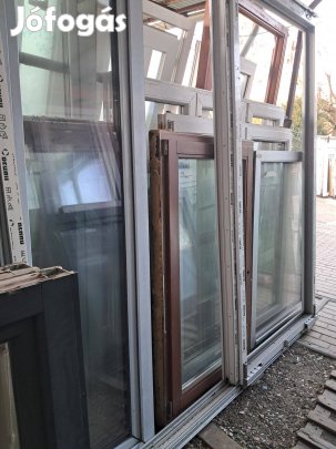 Toló - Bukó teraszajtó