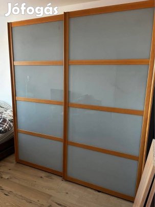 Tolóajtós Gardróbszekrény