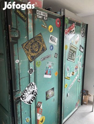 Tolóajtós gardrób