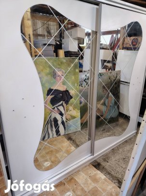 Tolóajtós gardrób 