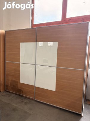 Tolóajtós gardróbszekrény 