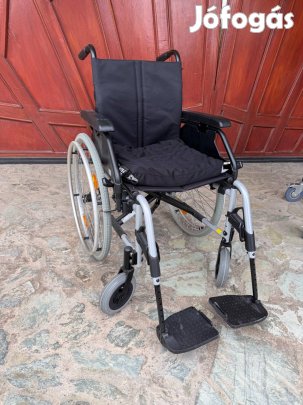 Tolókocsi,szobawc, járókeret Budakeszin, keveset használt