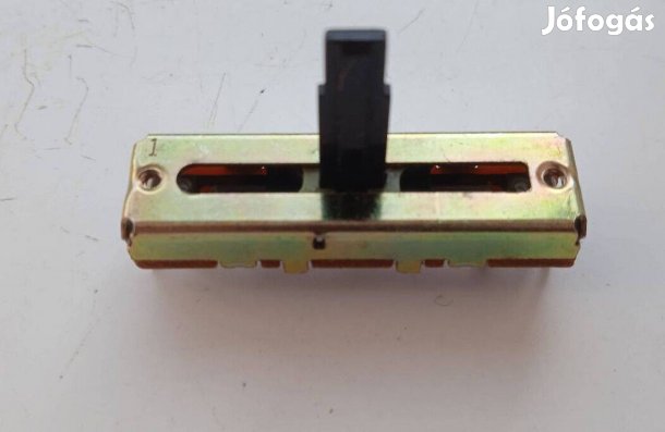 Tolópotméter , sztereó ,100 k Kbx2 , NYÁK-ba l , 35 mm