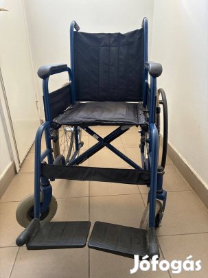 Tolószék ( összecsukható ) és fürdetőszék