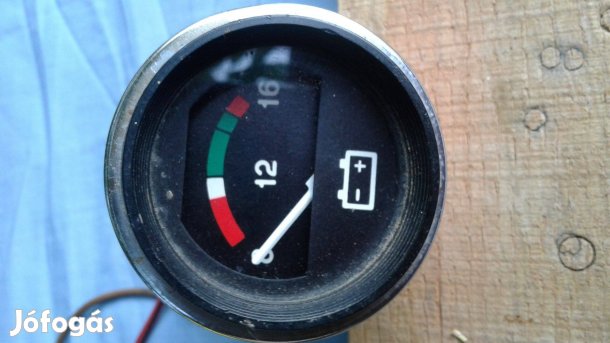 Töltésmérő óra 12 volt
