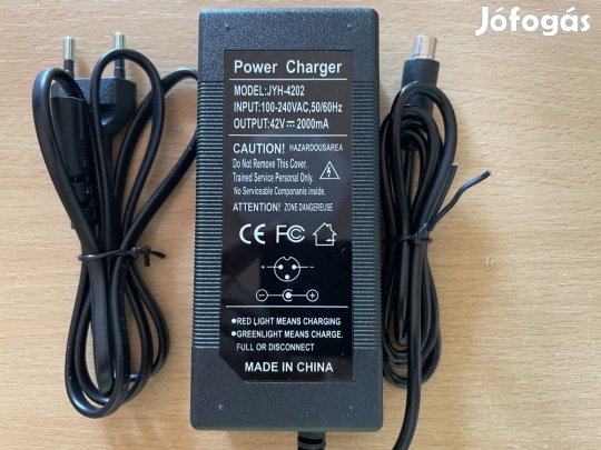 Töltő Xiaomi elektromos rollerhez