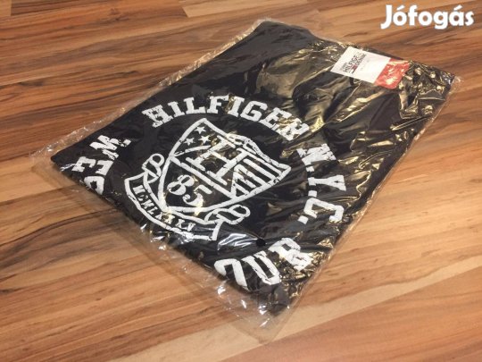 Tommy Hiéfiger új férfi L-es póló eladó!