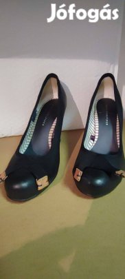 Tommy Hilfiger 36-os alkalmi magassarkú cipő fekete