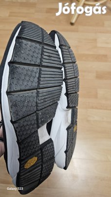 Tommy Hilfiger 42-es cipő