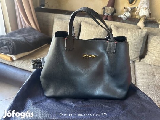 Tommy Hilfiger fekete válltáska, szinte új 