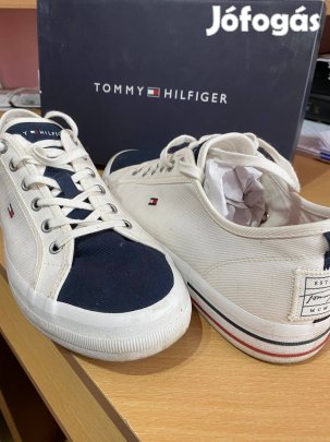 Tommy Hilfiger férfi/fiú lábbeli 42-es méretben