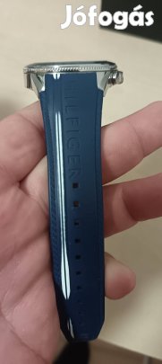 Tommy Hilfiger karóra 