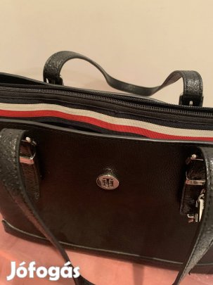 Tommy Hilfiger kék táska kivehető belsővel