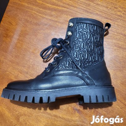 Tommy Hilfiger női bakkancs eladó