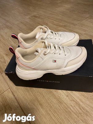 Tommy Hilfiger női cipő 37