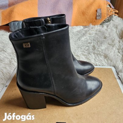 Tommy Hilfiger nöi csizma 38 as méret