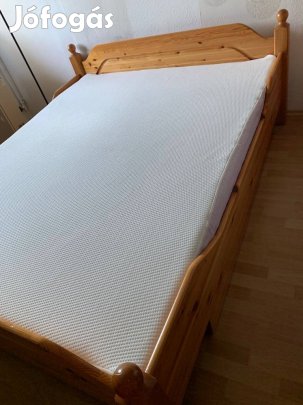 Tömör borovifenyő francia agy mosható hibátlan matraccal