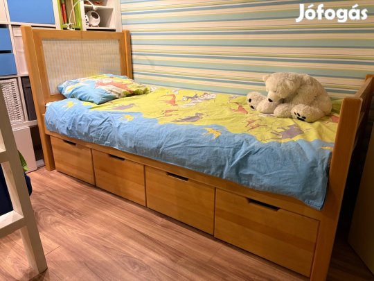 Tömör bükk egyszemélyes ágy nagyon szép állapotban eladó