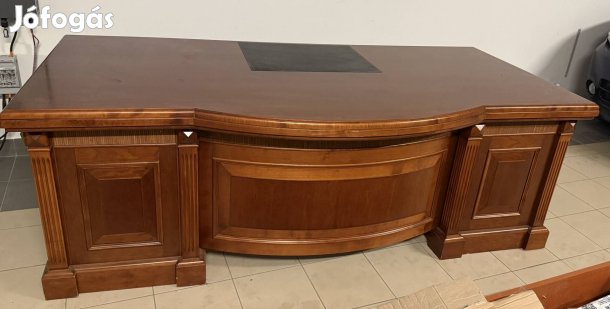 Tömör diófa dolgozóasztal íróasztal 