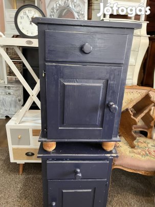 Tömör fa 2 db éjjeli 40000 ft bp.17 ker