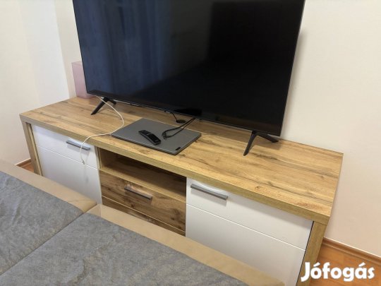 Tömör fa TV-s komód