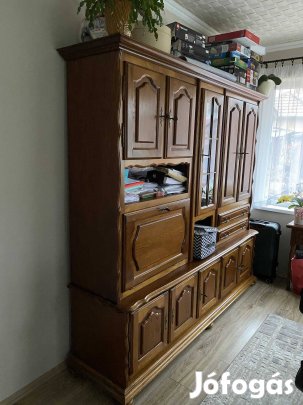 Tömör fa, rusztikus szekrénysor vitrines, masszív darab
