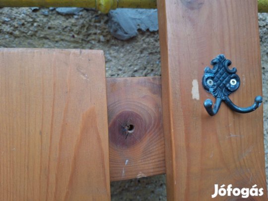 Tömör fa előszobafal