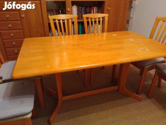 Tömör fa étkezőasztal eladó Székesfehérvár mellett Úrhidán