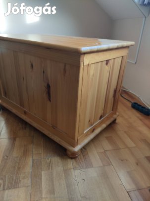 Tömör fenyő komód