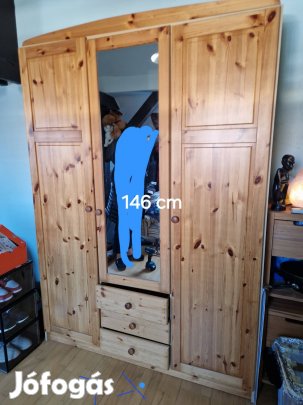 Tömör fenyőajtós ruhásszekrény
