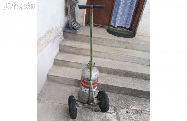 Tömör gumikerekes kis kocsi, golyós csapágyas eladó !