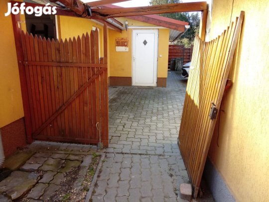 Tömörfa Kertkapu / bejárati kapu / ajtó / ajtószárny / tüzifa