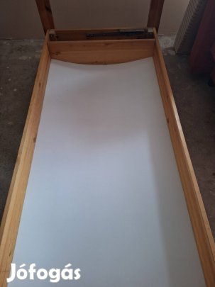 Tömörfa ágy egyszemélyes