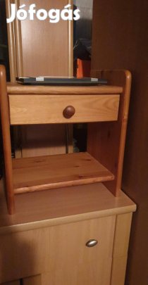 Tömörfa éjjeli szekrény