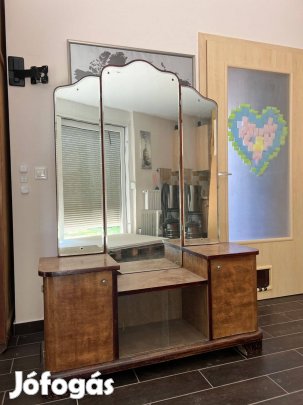 Tömorfa tükrös kisszekrény