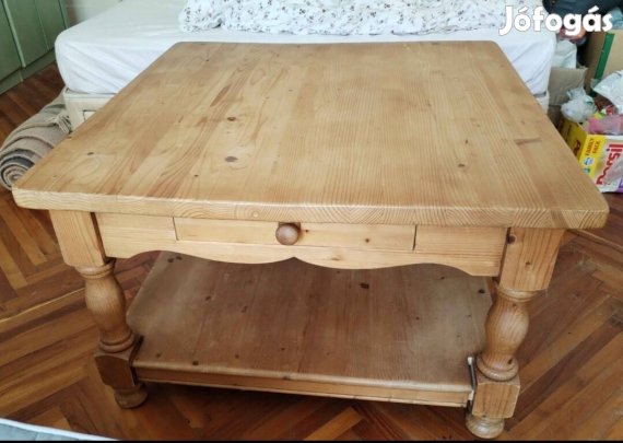 Tömörfenyő fiókos dohányzó asztal eladó