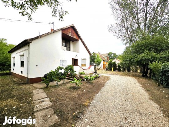Tompa, 2 generációs családi ház eladó!