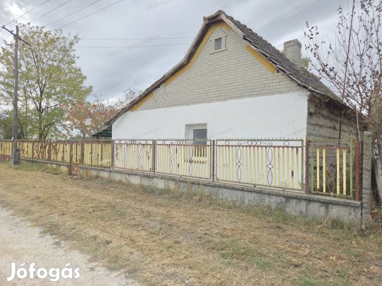 Tompa külterületén tanya eladó  kiváló lehetőség gazdálkodásra!